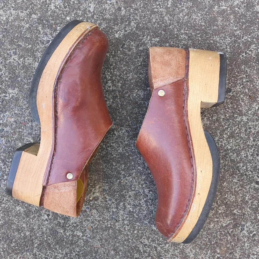 Multnomah Clogs - Picture 2 of 6